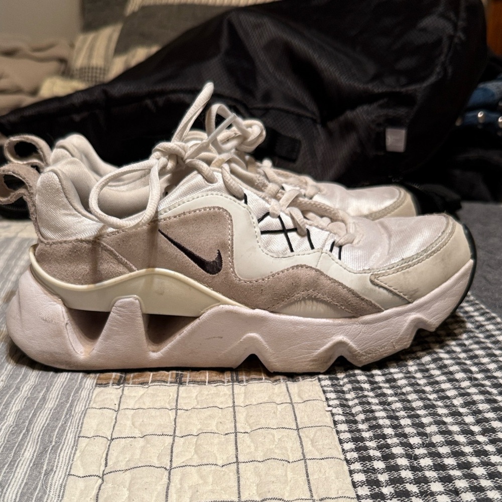 Women- Nike RYZ 365 'Summit White'